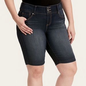 Torrid Bermuda jegging shorts!